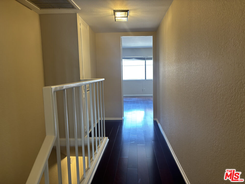 4541 Alla Road, Unit 5 Marina del Rey, CA 90292 - Photo 16 of 31 a view of hallway with wooden floor