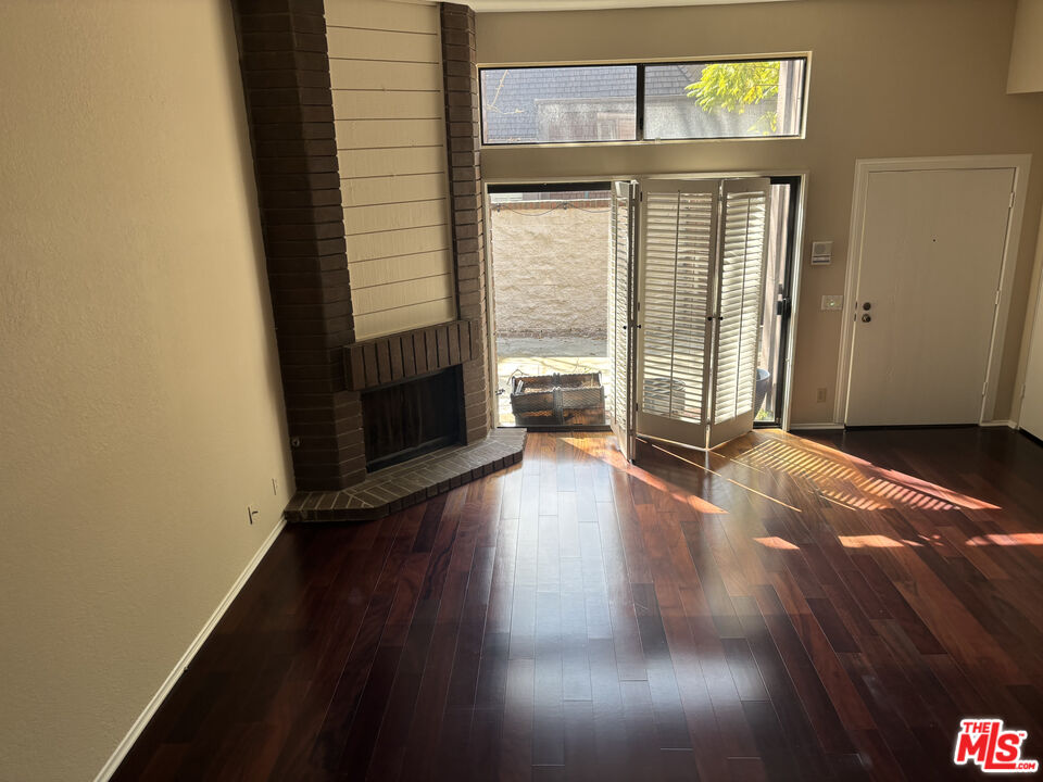 4541 Alla Road, Unit 5 Marina del Rey, CA 90292 - Photo 20 of 31 a view of an entryway with wooden floor