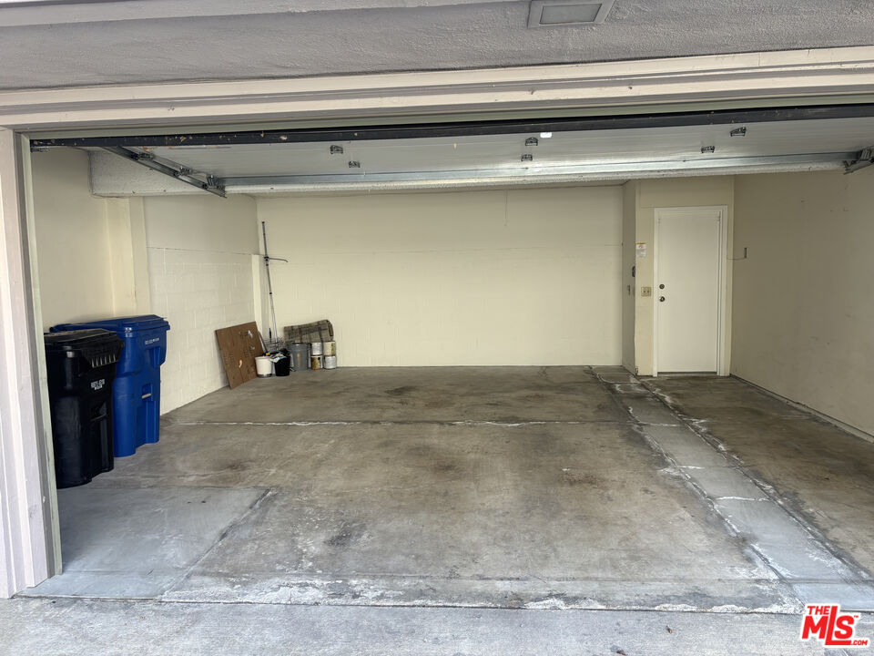4541 Alla Road, Unit 5 Marina del Rey, CA 90292 - Photo 31 of 31 a view of a closet