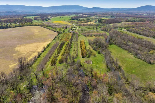 $950,000 | 514 Lipscomb Road, Stuarts Draft, VA 24477