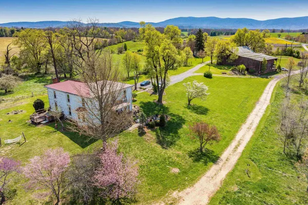 $950,000 | 514 Lipscomb Road, Stuarts Draft, VA 24477