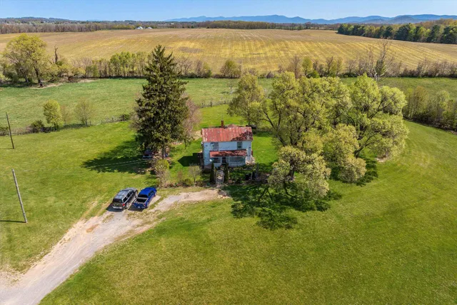 $950,000 | 514 Lipscomb Road, Stuarts Draft, VA 24477