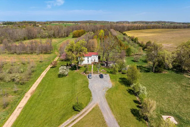 $950,000 | 514 Lipscomb Road, Stuarts Draft, VA 24477