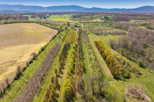 $950,000 | 514 Lipscomb Road, Stuarts Draft, VA 24477