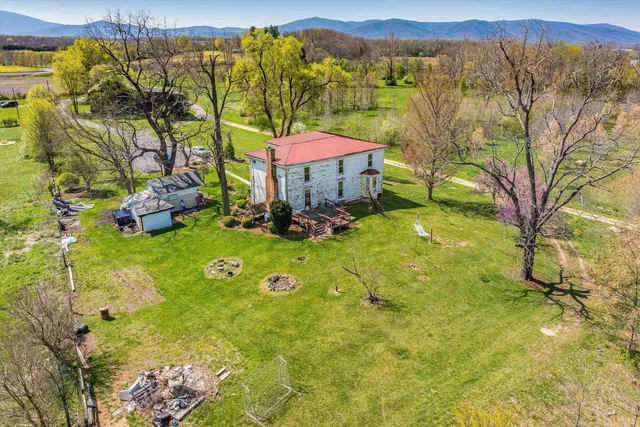 $950,000 | 514 Lipscomb Road, Stuarts Draft, VA 24477