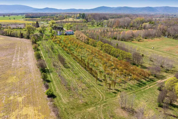 $950,000 | 514 Lipscomb Road, Stuarts Draft, VA 24477