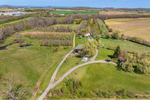 $950,000 | 514 Lipscomb Road, Stuarts Draft, VA 24477
