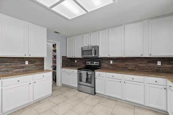 $559,000 | 5743 Prince Edward Lane, Riverbank, CA 95367