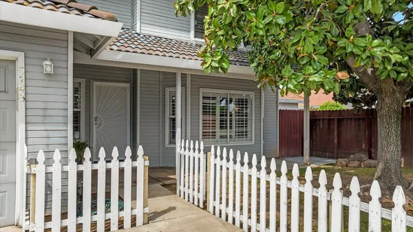 $559,000 | 5743 Prince Edward Lane, Riverbank, CA 95367