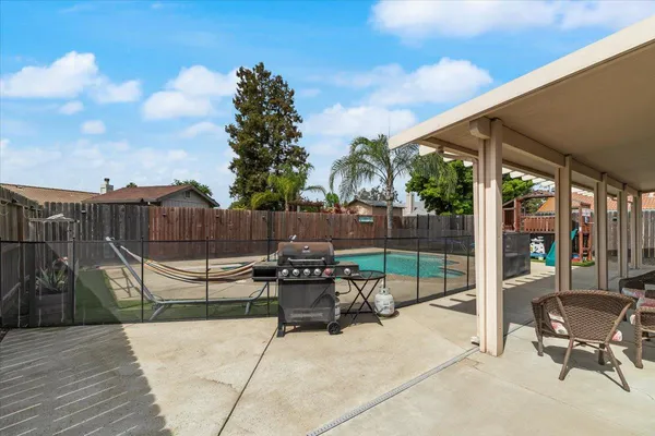 $559,000 | 5743 Prince Edward Lane, Riverbank, CA 95367