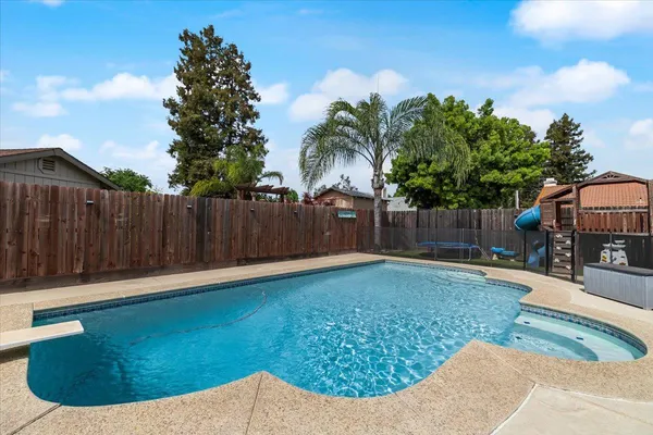 $559,000 | 5743 Prince Edward Lane, Riverbank, CA 95367