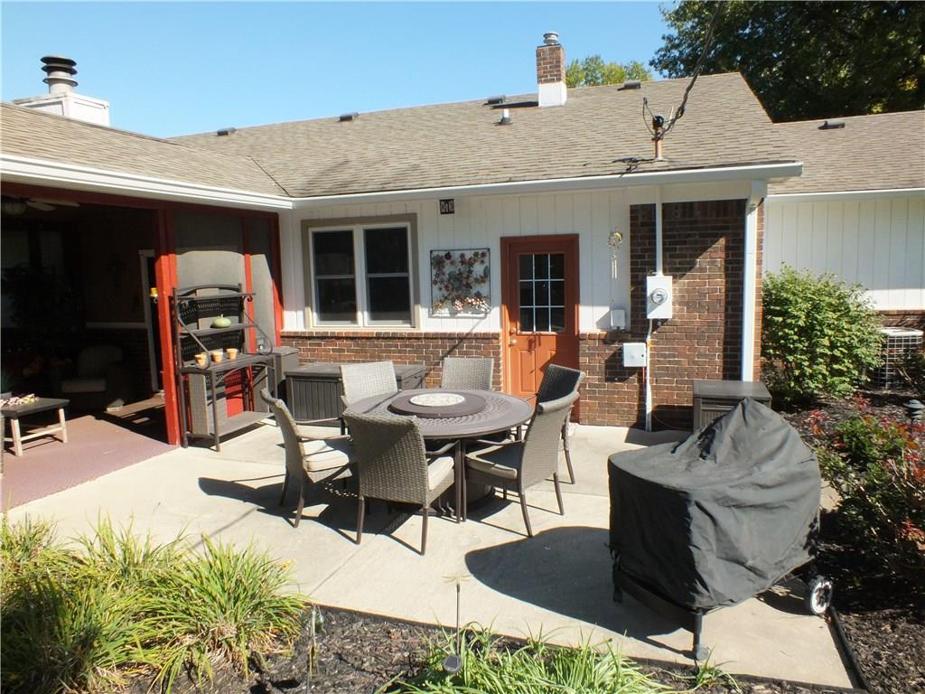 802 South Restin Road Greenwood, IN 46142 - Photo 5 of 18 Gallery Image 5