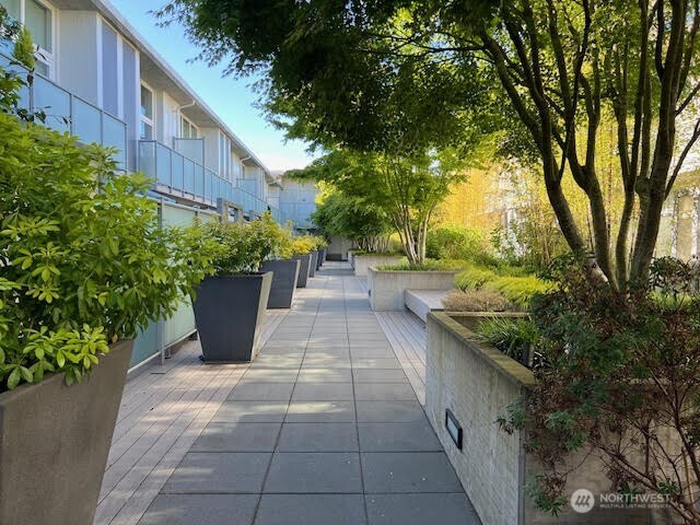 501 Roy Street, Unit F229 Seattle, WA 98109 - Photo 12 of 19