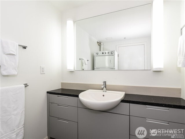 501 Roy Street, Unit F229 Seattle, WA 98109 - Photo 16 of 19