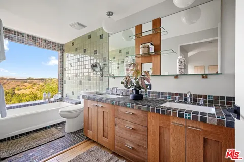 a view of yard and patio