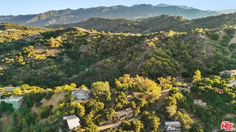 $1,499,000 | 21956 Cereza Way, Topanga, CA 90290