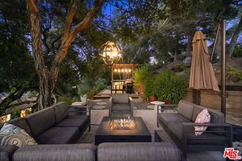 $1,499,000 | 21956 Cereza Way, Topanga, CA 90290