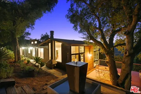 $1,499,000 | 21956 Cereza Way, Topanga, CA 90290