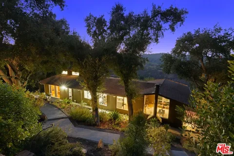 $1,499,000 | 21956 Cereza Way, Topanga, CA 90290