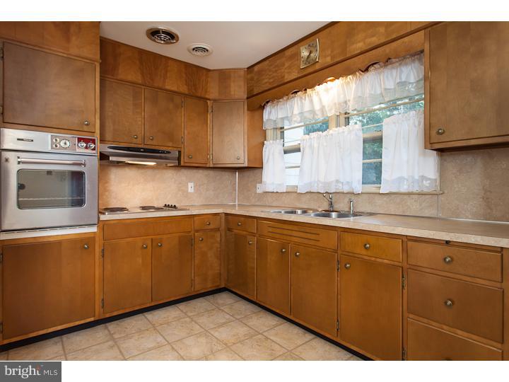 135 Kerrick Road Reading, PA 19607 - Photo 4 of 8