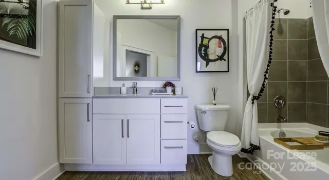 $1,490 | 650 East Brooklyn Vlg Avenue, Unit A3, Charlotte, NC 28202