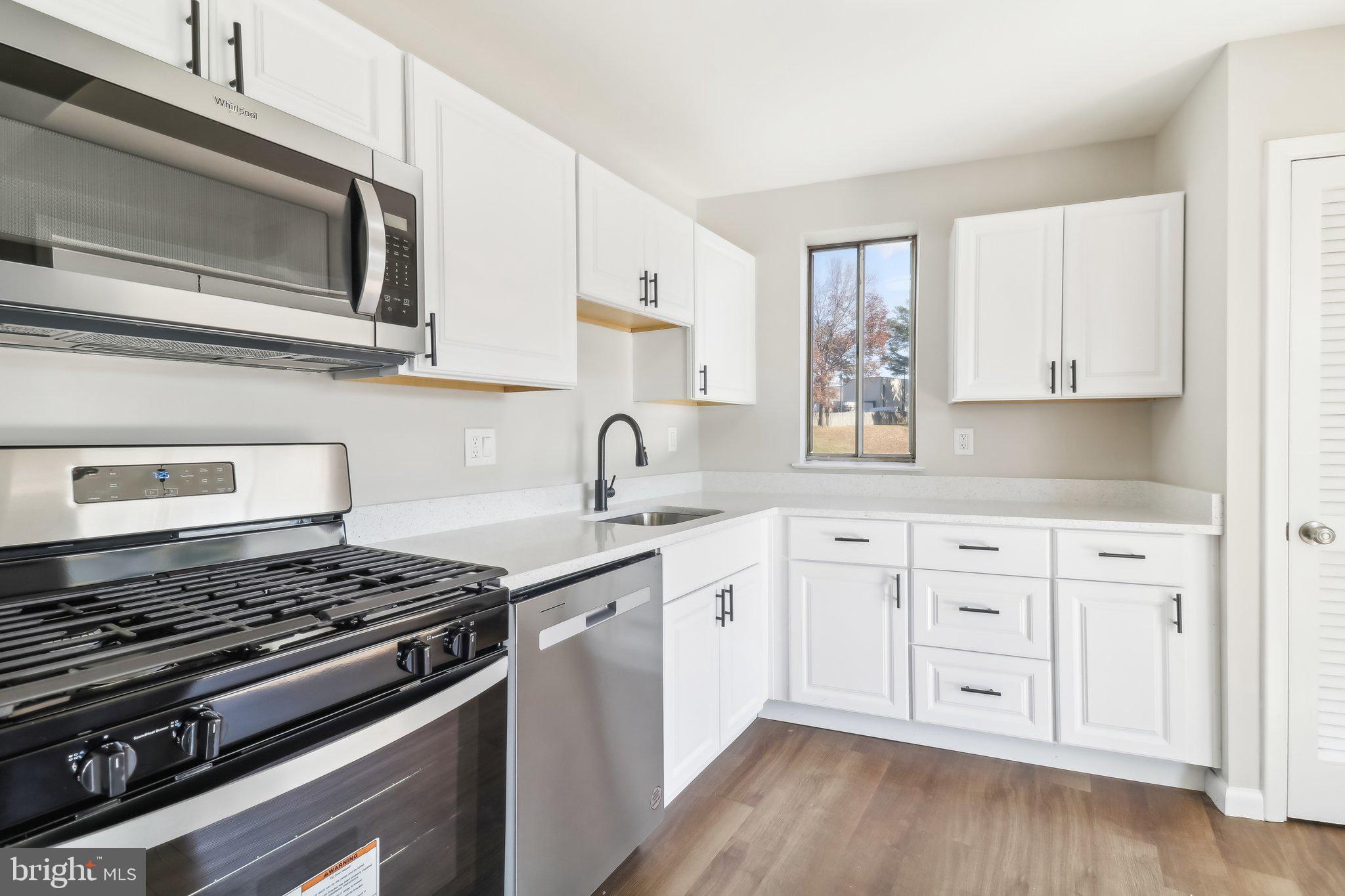 2511 Baltimore Road Rockville, MD 20853 - Photo 19 of 37 Kitchen