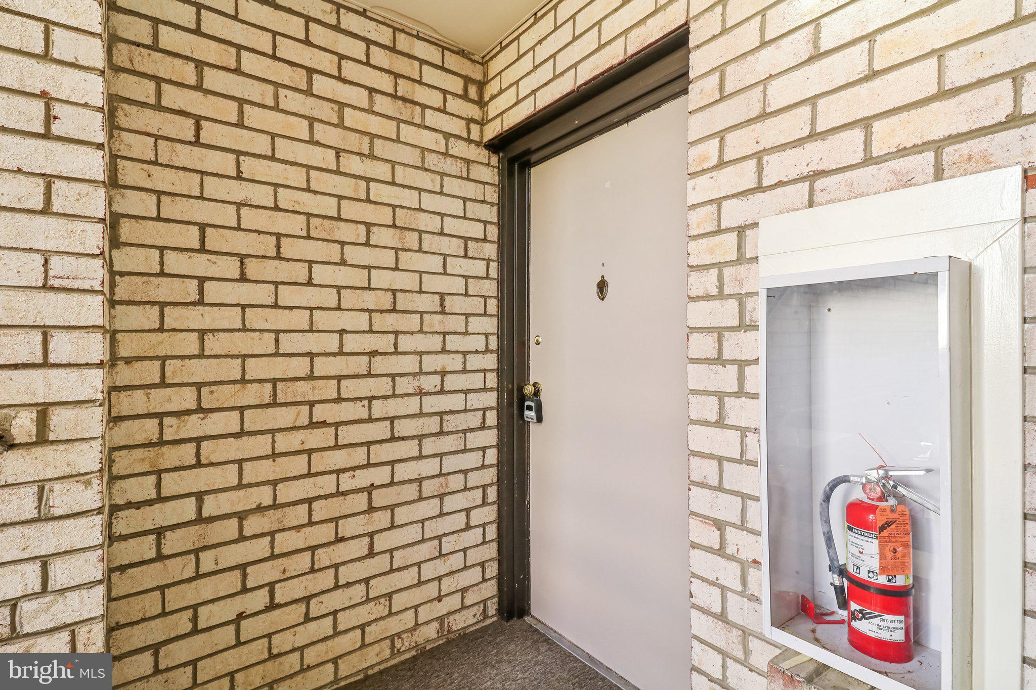 2511 Baltimore Road Rockville, MD 20853 - Photo 4 of 37 Entry Door