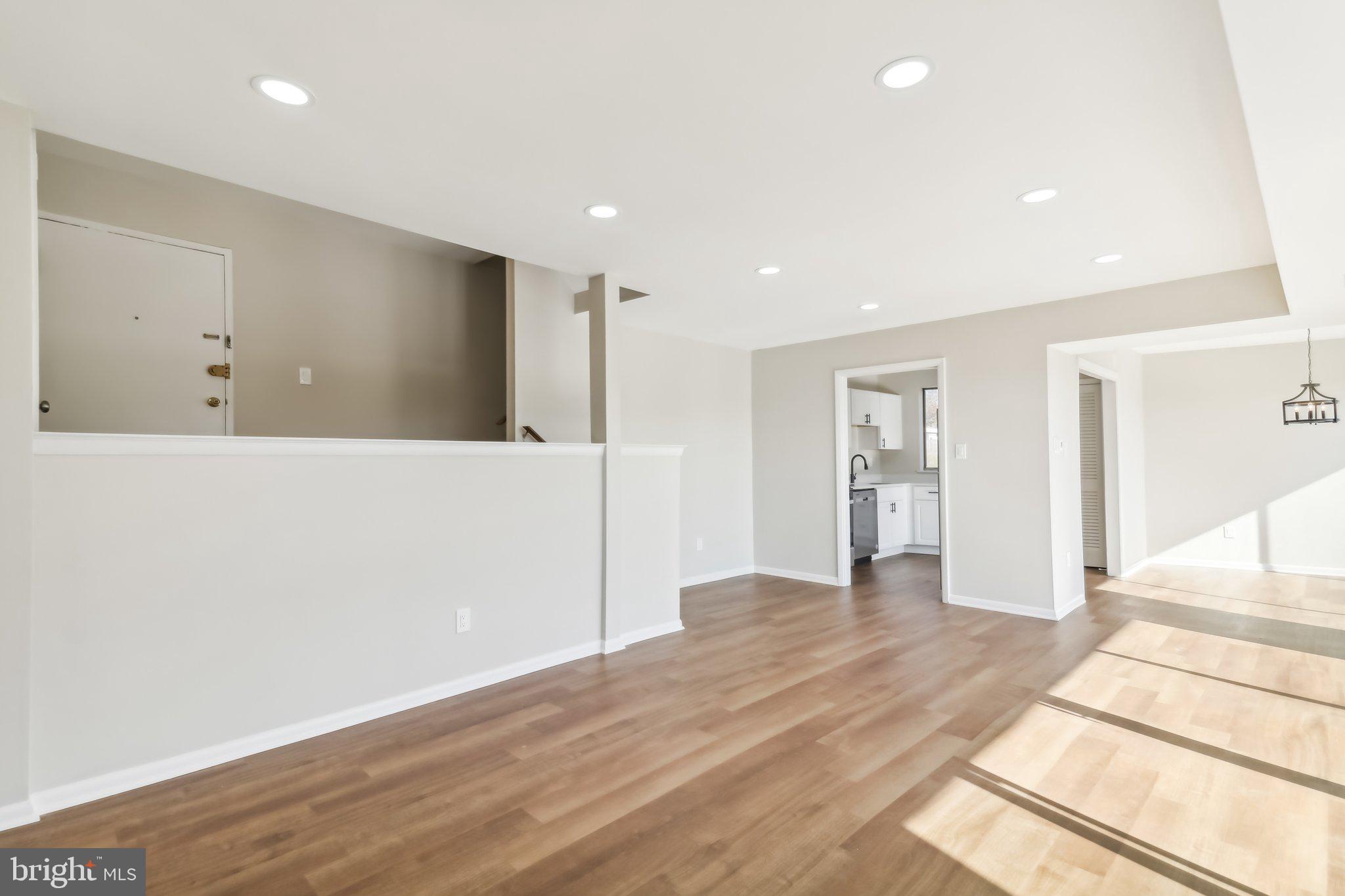 2511 Baltimore Road Rockville, MD 20853 - Photo 10 of 37 Living Room