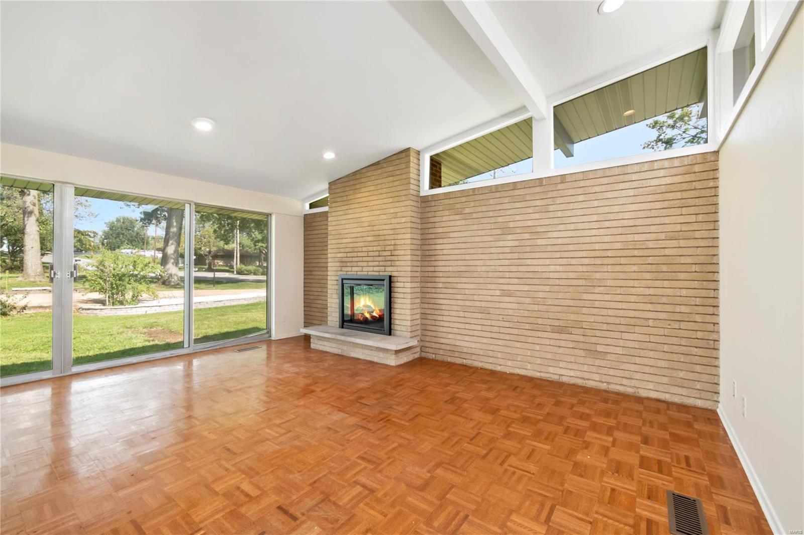 9875 East Watson Road St. Louis, MO 63126 - Photo 3 of 21 Gallery Image 3