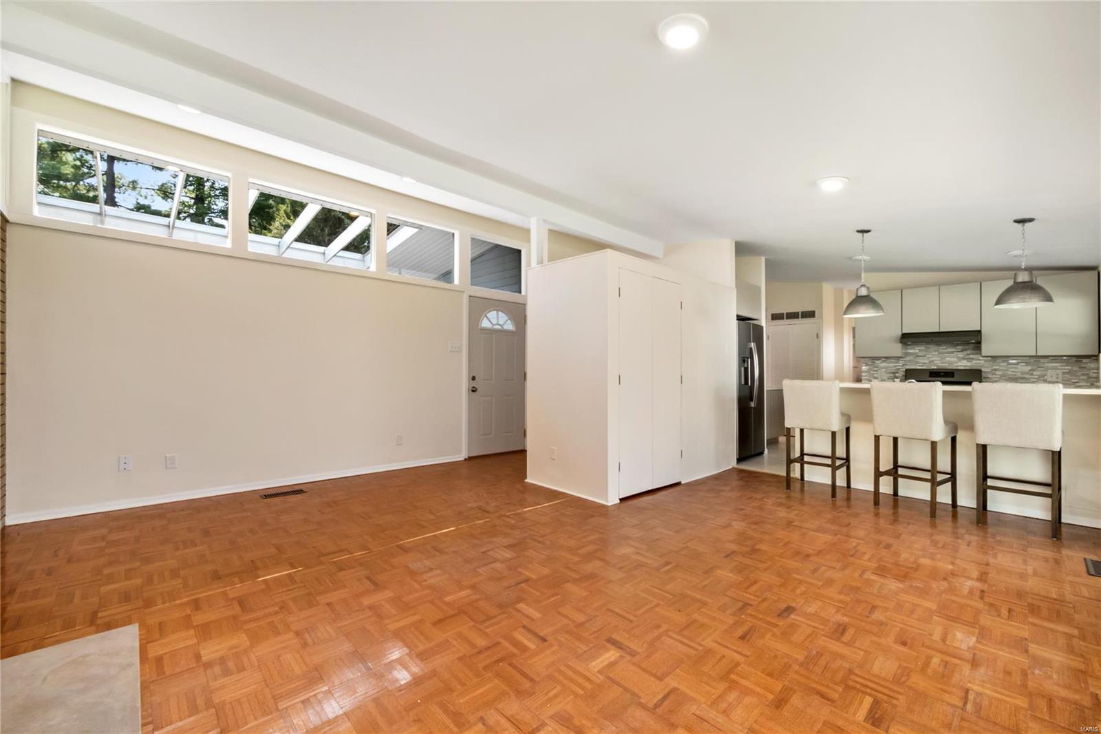 9875 East Watson Road St. Louis, MO 63126 - Photo 5 of 21 Gallery Image 5
