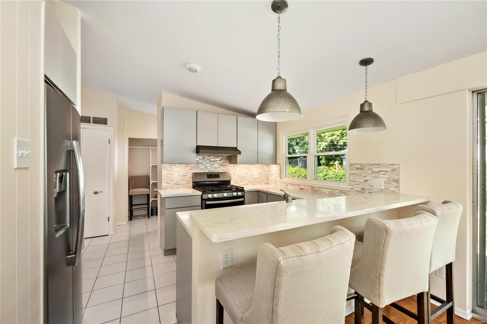 9875 East Watson Road St. Louis, MO 63126 - Photo 7 of 21 Gallery Image 7