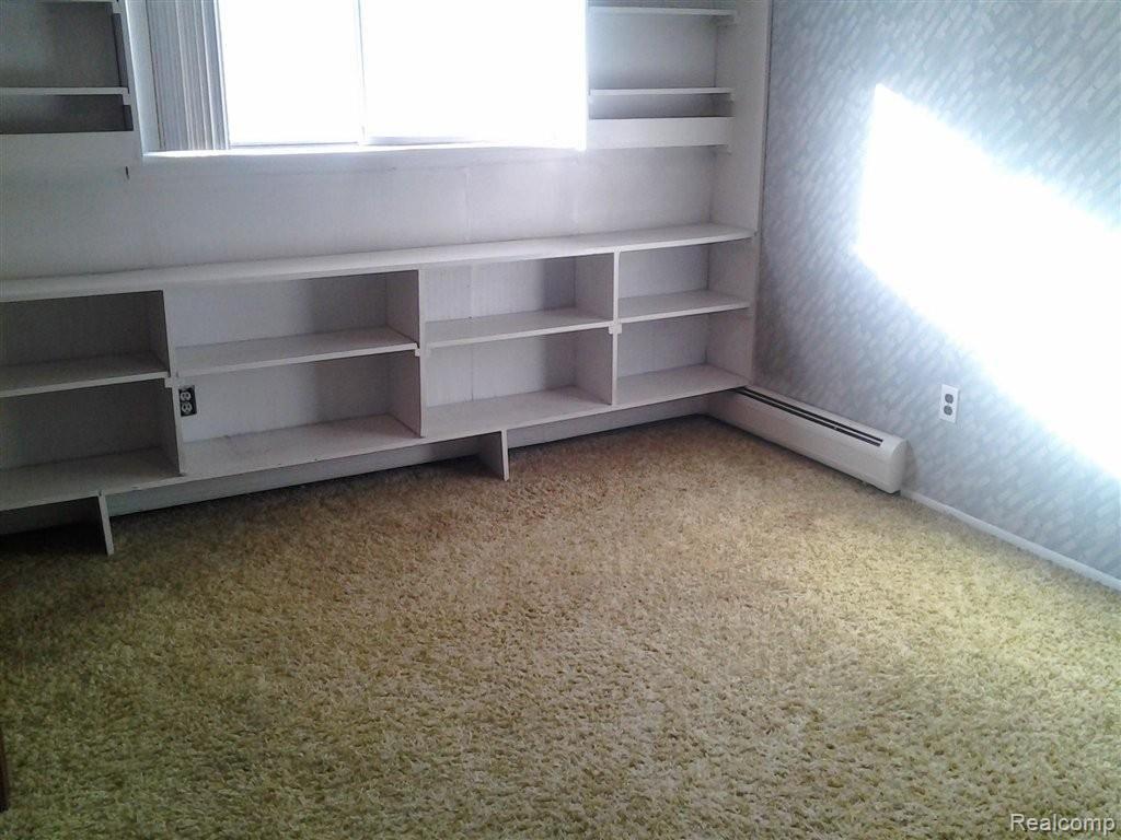 24010 Rockingham Street Southfield, MI 48033 - Photo 5 of 7 7090072740Bed.jpg