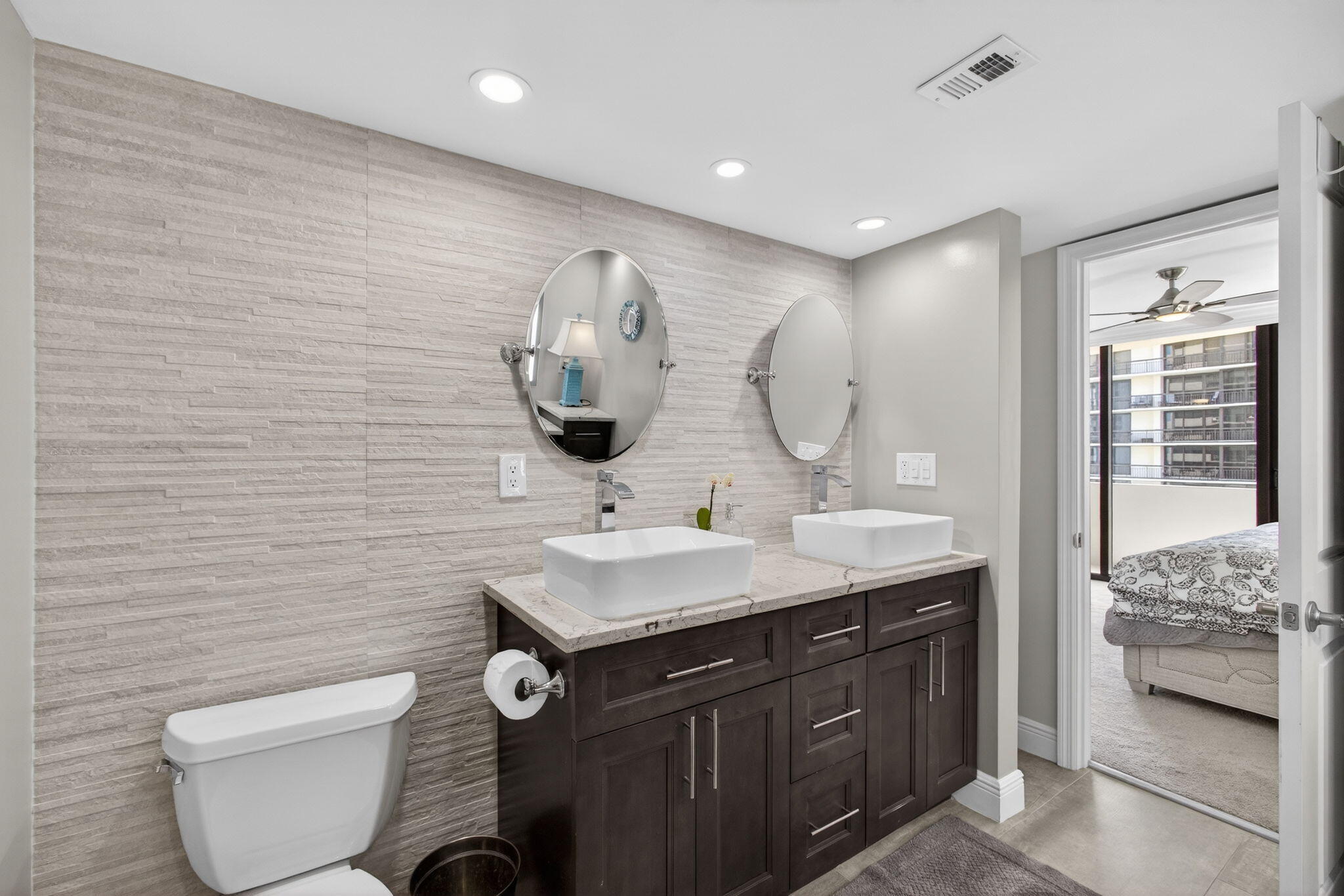 4200 North Ocean Drive, Unit 2803 Riviera Beach, FL 33404 - Photo 19 of 47 Main Bathroom