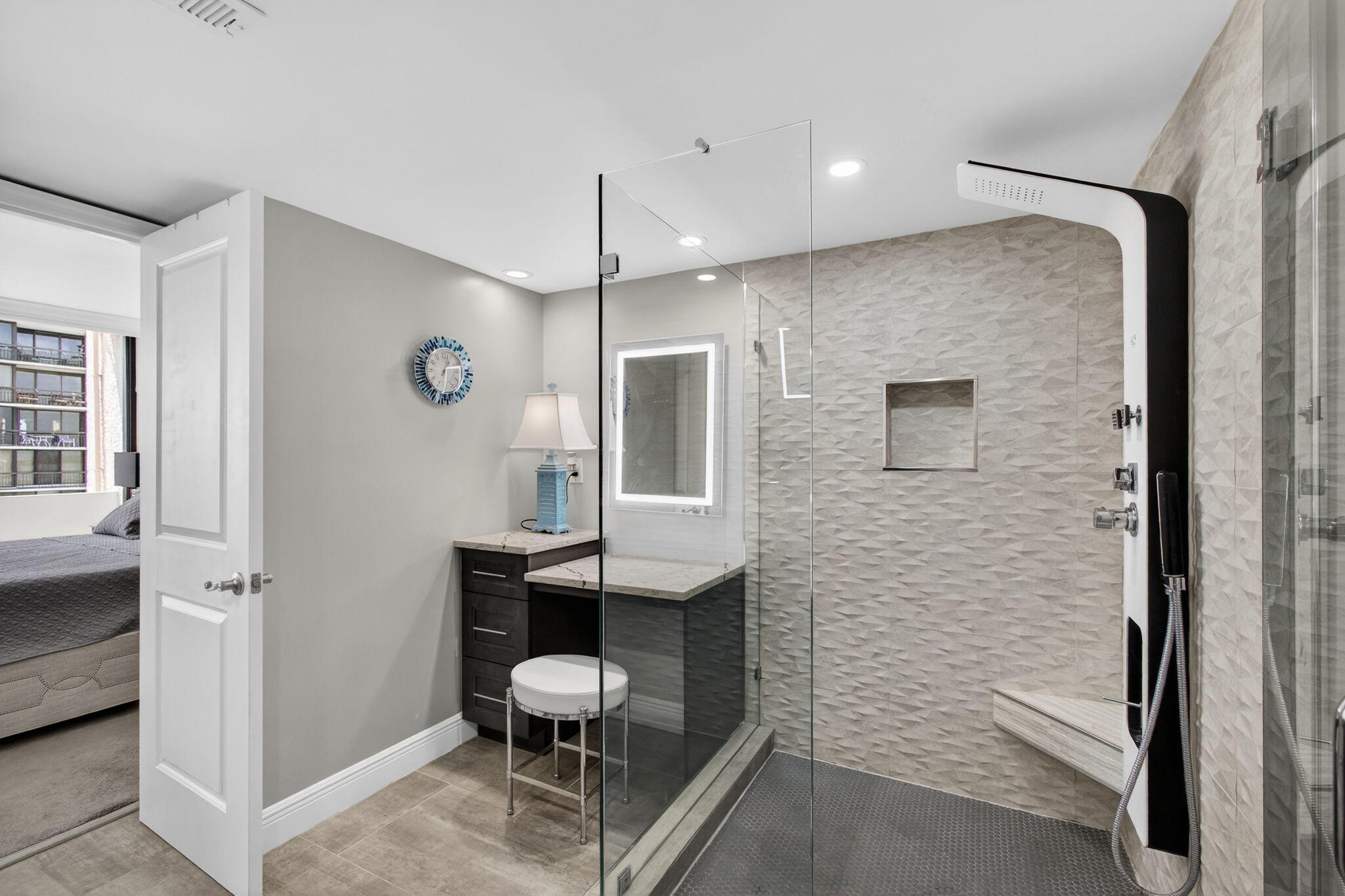 4200 North Ocean Drive, Unit 2803 Riviera Beach, FL 33404 - Photo 20 of 47 Main Bathroom