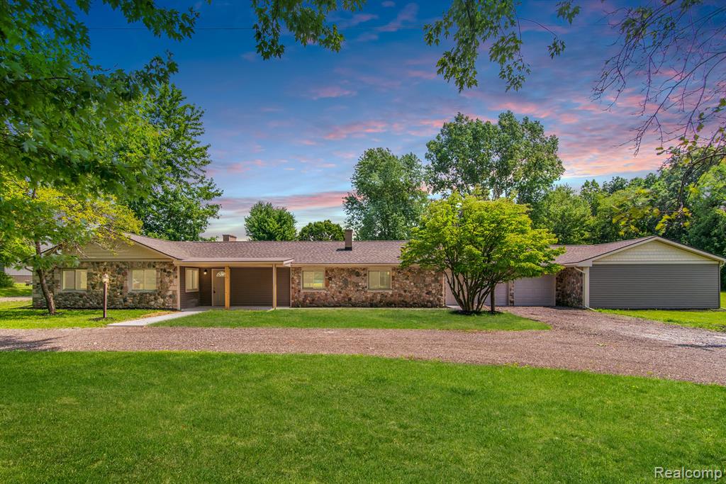 5310 Mack Road Howell, MI 48855 - Photo 1 of 30