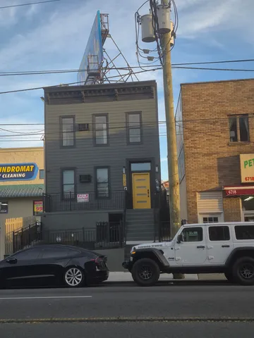 a view of a building entrance
