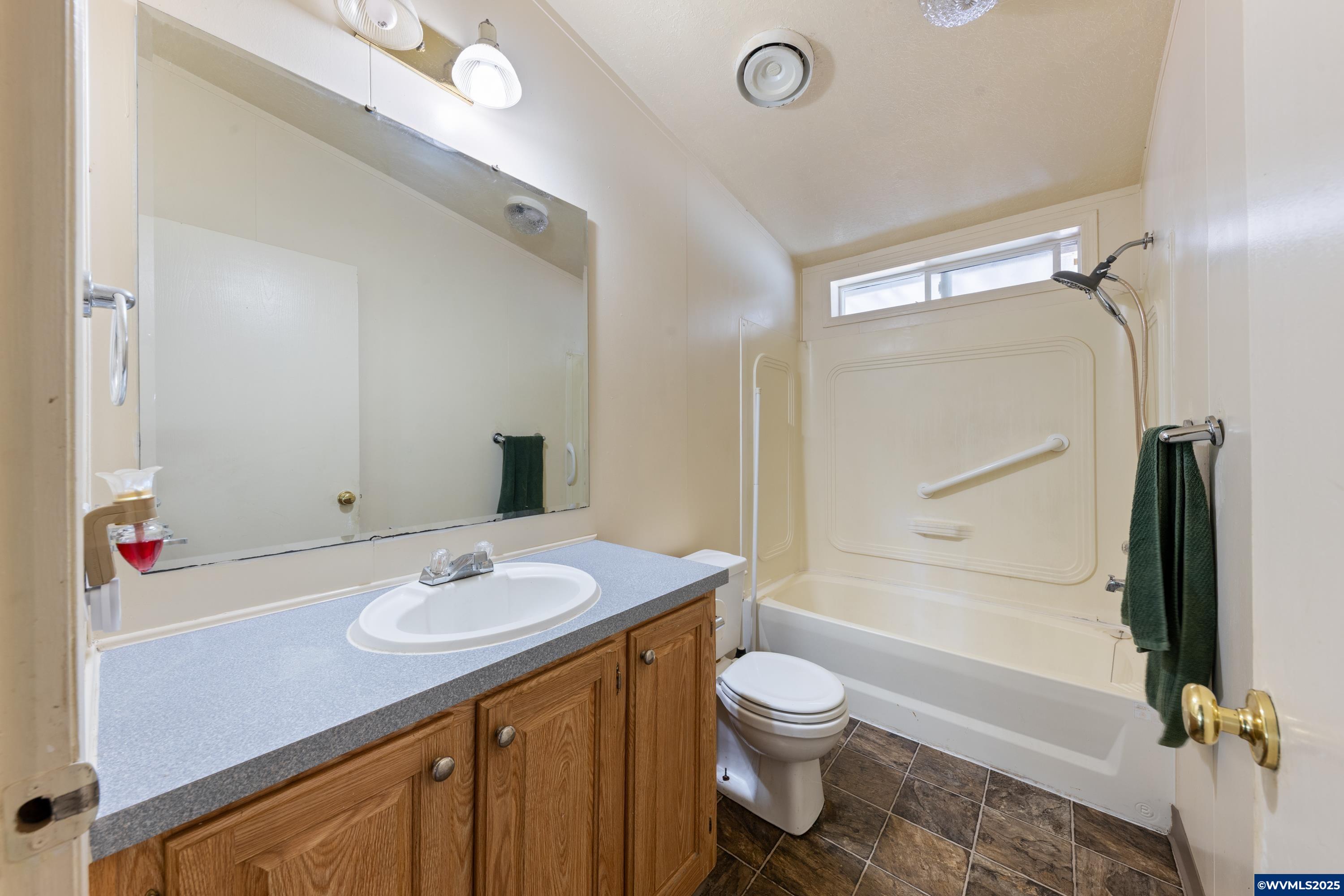 857 Hoffman Road Northeast, Unit 11 Salem, OR 97301 - Photo 17 of 25 Gallery Image 17