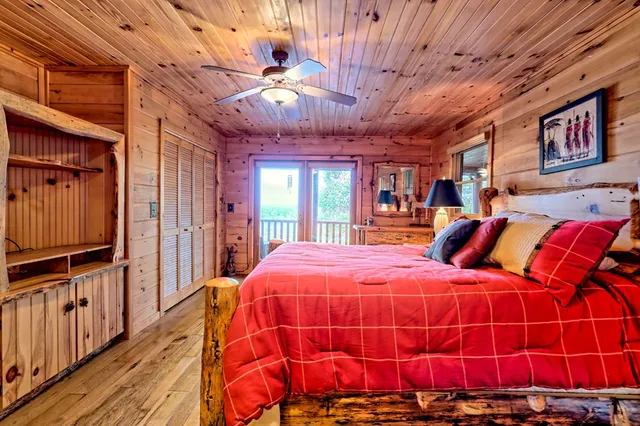 a view of an outdoor space and a yard