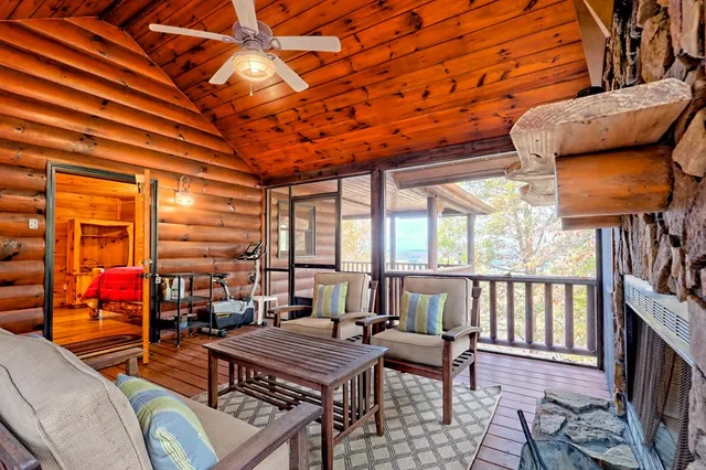 $985,900 | 357 Chicory Drive East, Blairsville, GA 30512