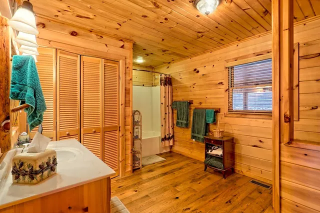 $985,900 | 357 Chicory Drive East, Blairsville, GA 30512