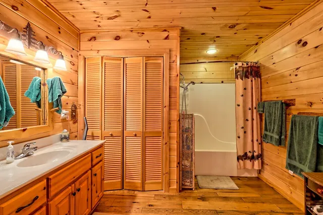 $985,900 | 357 Chicory Drive East, Blairsville, GA 30512