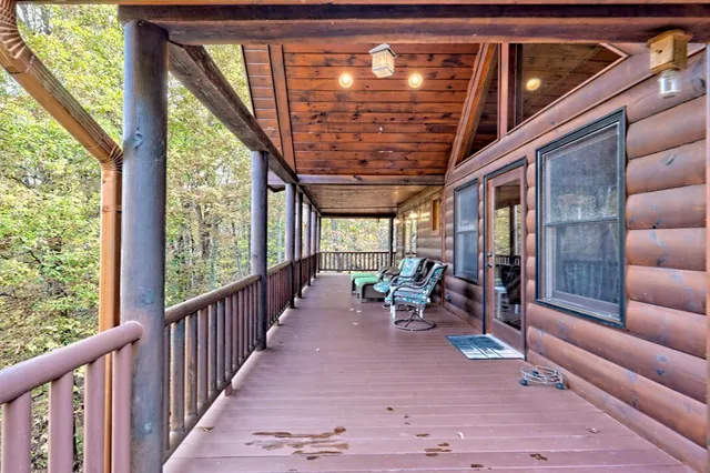 $985,900 | 357 Chicory Drive East, Blairsville, GA 30512