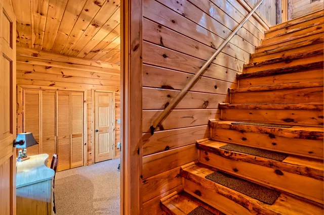 $985,900 | 357 Chicory Drive East, Blairsville, GA 30512