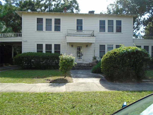 $1,300 | 505 Northeast 9 Avenue, Unit 2, Gainesville, FL 32601