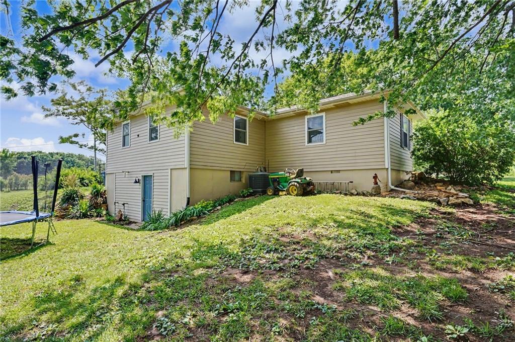 1748 East 800 Road Lawrence, KS 66049 - Photo 30 of 56