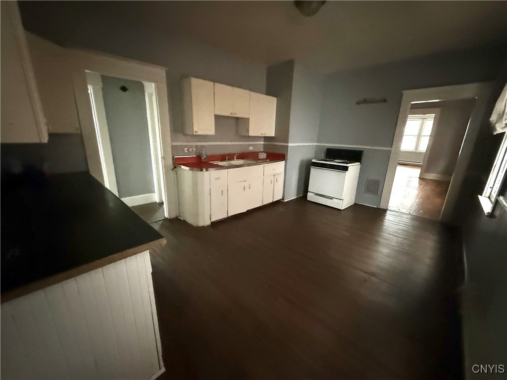 1506 Oneida Street Utica, NY 13501 - Photo 6 of 13