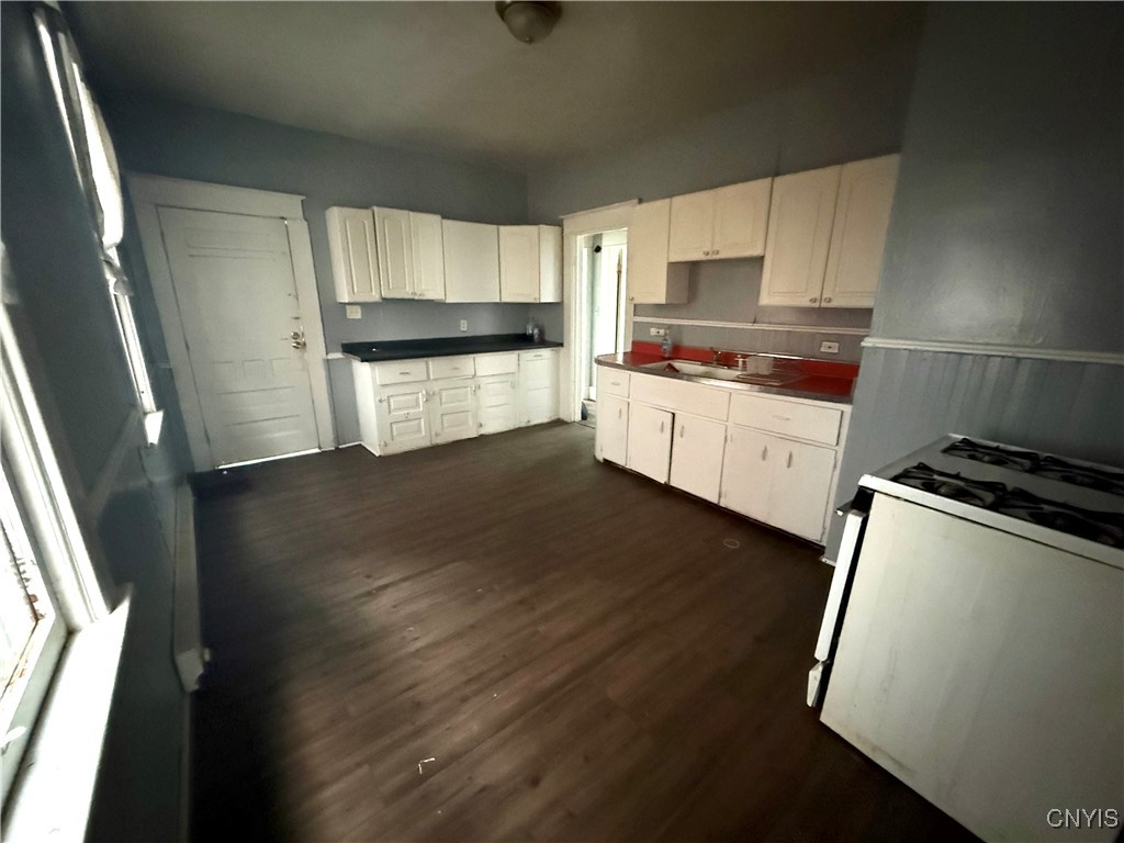 1506 Oneida Street Utica, NY 13501 - Photo 7 of 13