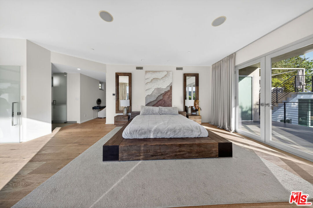 9716 Oak Pass Road Beverly Hills, CA 90210 - Photo 45 of 73