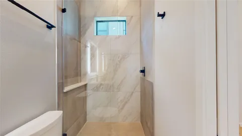 $999,999 | 531 Memorial Heights Drive, Houston, TX 77007