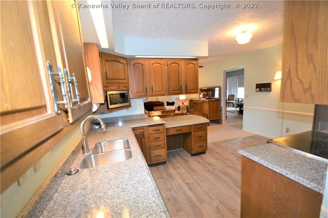 2016 Springdale Road Hurricane, WV 25526 - Photo 10 of 30 Gallery Image 10